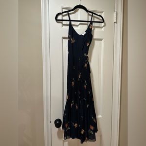 NWT aritiza wrap midi dress - navy blue floral size xxs